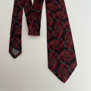 Best of Class, Robert Talbott, Elegant‎ Paisley Tie in Red, Silk, Made in USA